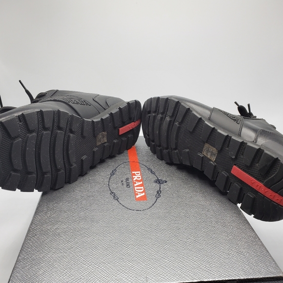 PRADA Vitello Plume Sneakers SZ. EU 9.5, USA 10.5 - Picture 4 of 8